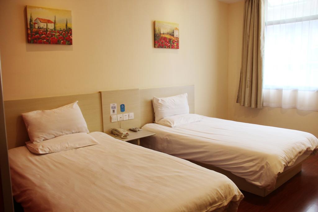Hanting Express Shenyang Longemont Square Стая снимка