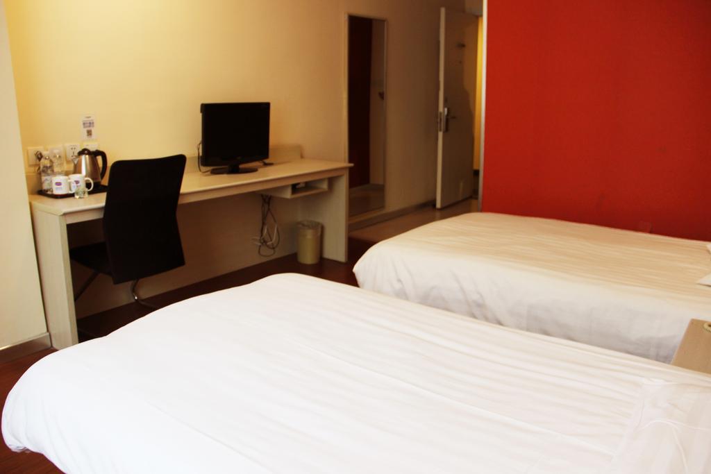 Hanting Express Shenyang Longemont Square Стая снимка