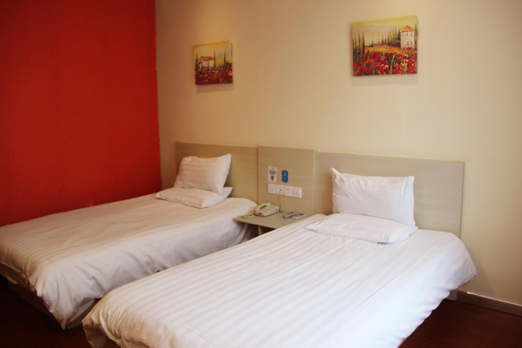 Hanting Express Shenyang Longemont Square Стая снимка
