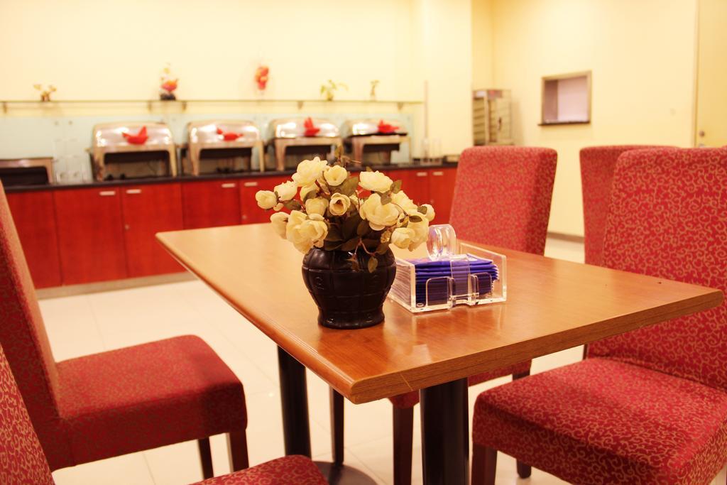 Hanting Express Shenyang Longemont Square Екстериор снимка